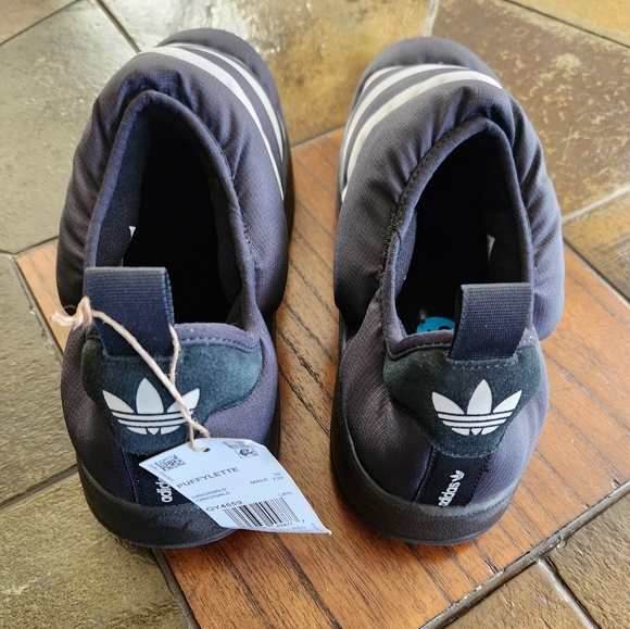 Adidas Puffylette slip-ons - Picture 7 of 9